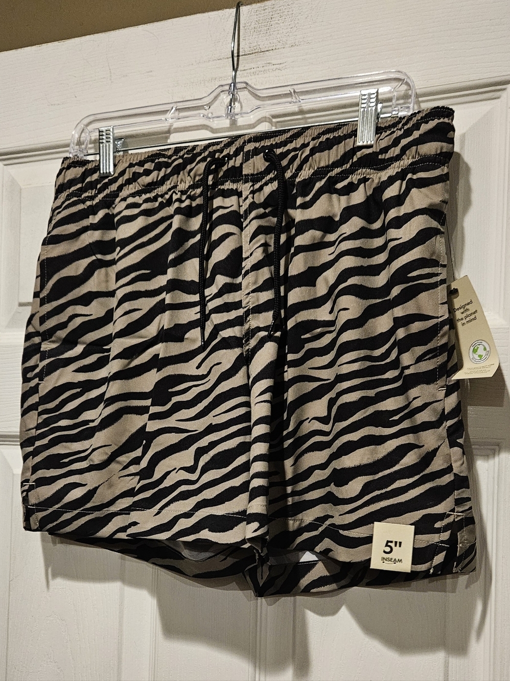 NO BOUNDARIES SWIM SHORTS